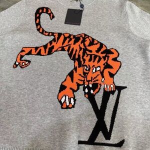 Men’s Louis Vuitton Gray Tiger Design Sweater